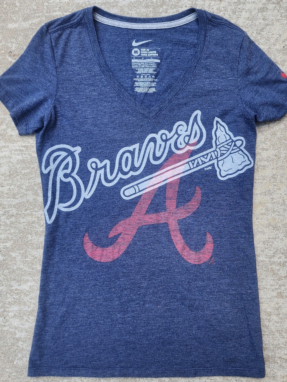 Nike Atlanta Braves Heather Navy V-Neck Slim Fit Tee, Blue/Red Sz Womens M